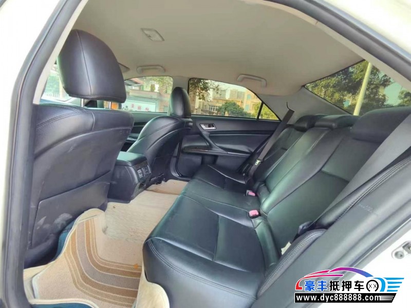 15年丰田锐志轿车抵押车出售