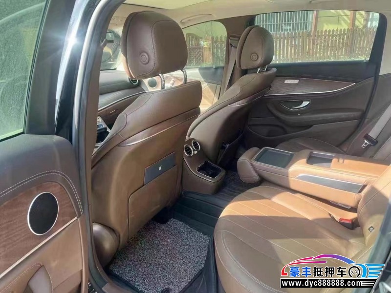 22年奔驰E轿车抵押车出售