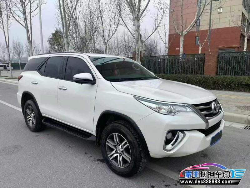 18年丰田奔跑者轿车抵押车出售