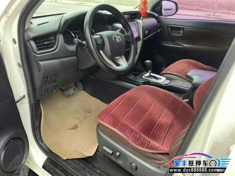 18年丰田奔跑者轿车抵押车出售