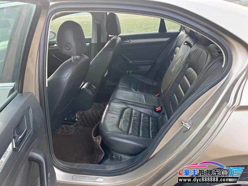 15年大众凌渡轿车抵押车出售