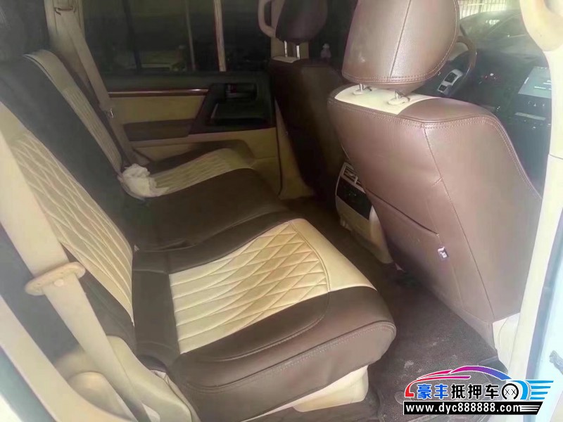 16年丰田兰德酷路泽（陆巡）轿车抵押车出售