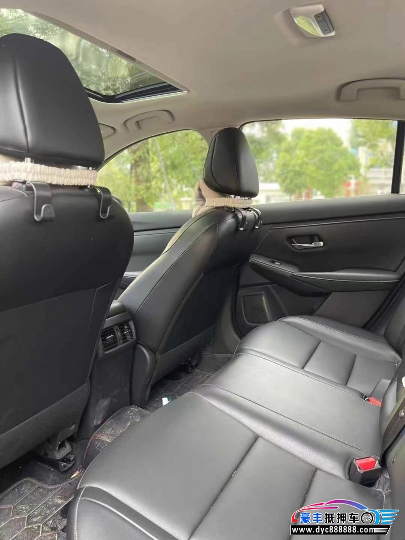 22年日产轩逸轿车抵押车出售