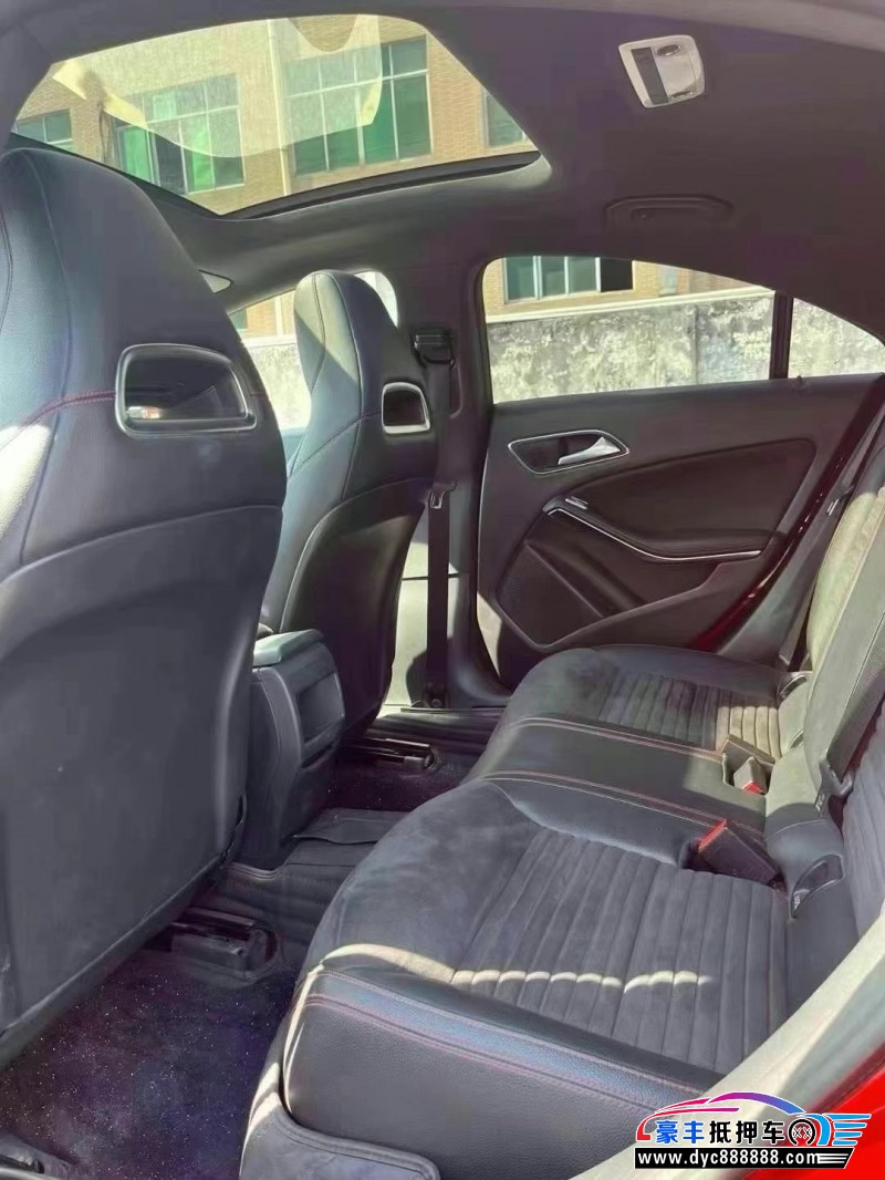 18年奔驰CLA轿车抵押车出售