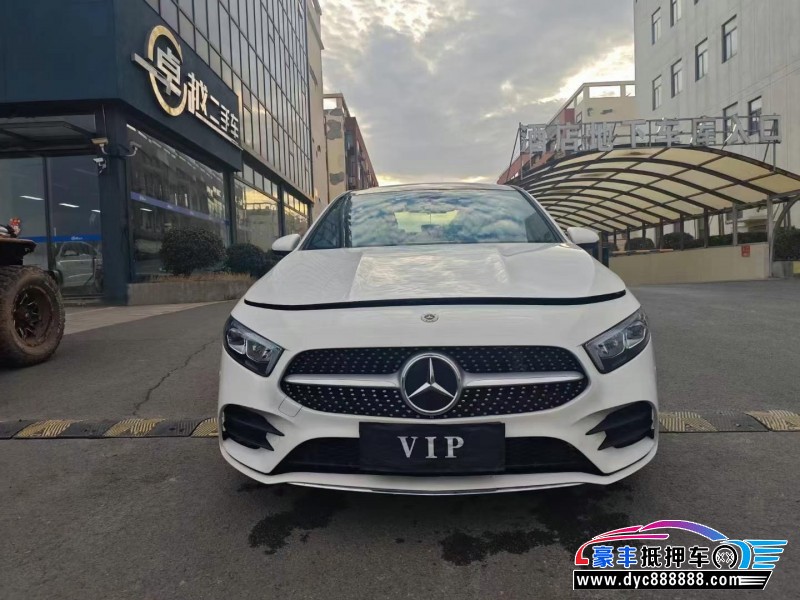 21年奔驰A轿车抵押车出售