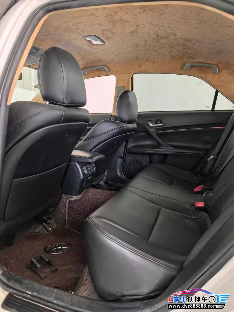 15年丰田锐志轿车抵押车出售