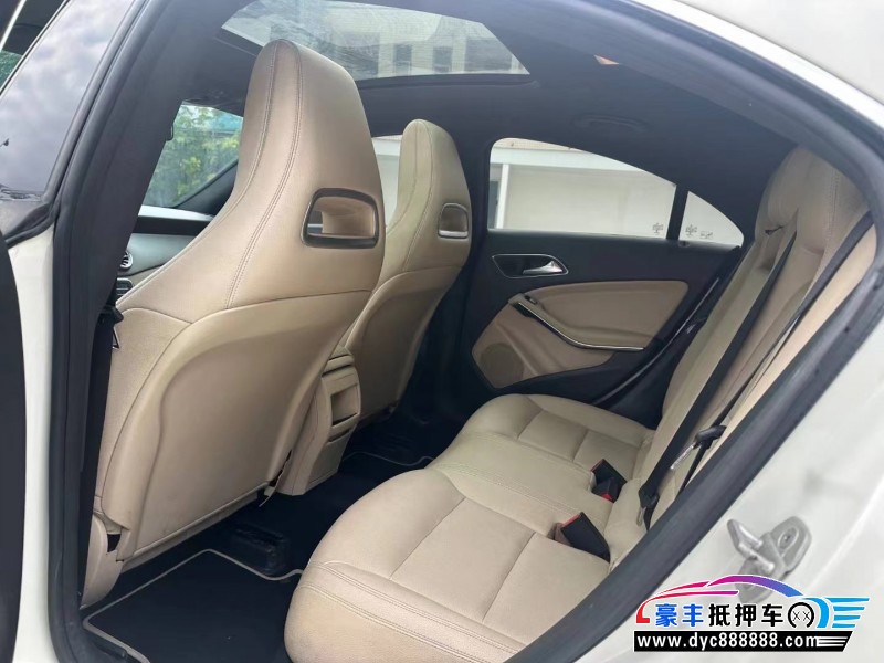 15年奔驰CLA轿车抵押车出售