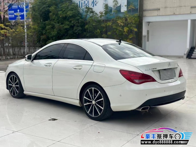 15年奔驰CLA轿车抵押车出售
