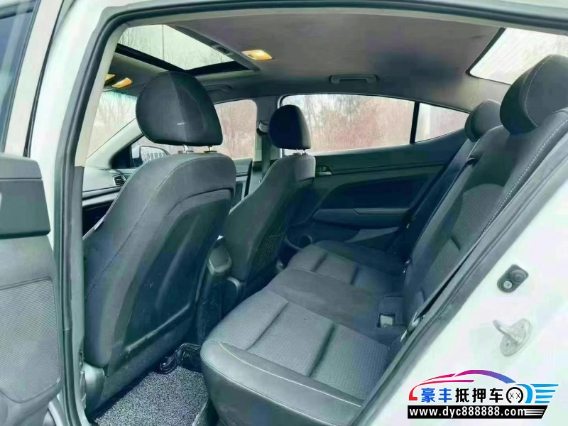 17年现代领动轿车抵押车出售