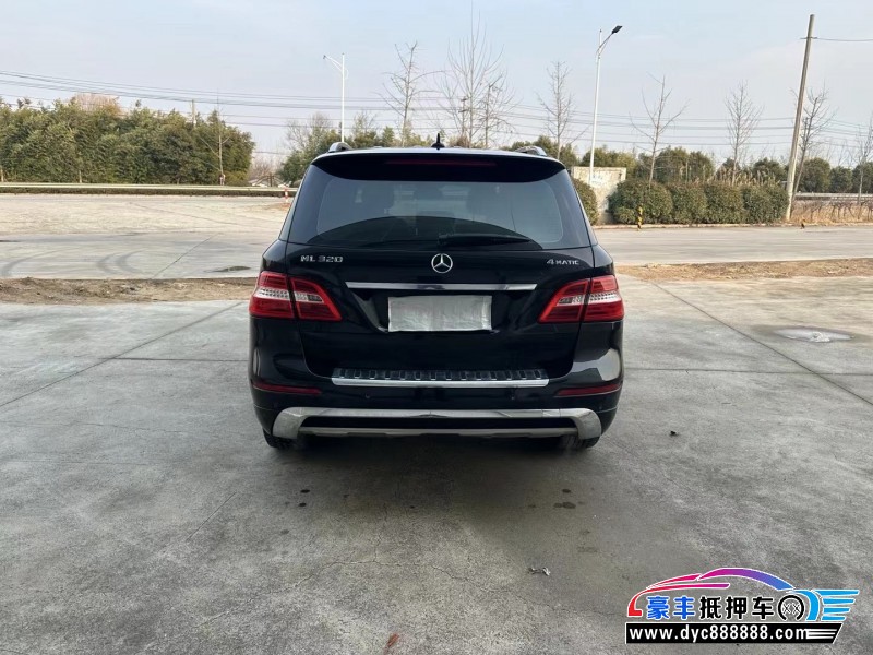14年奔驰ML轿车抵押车出售