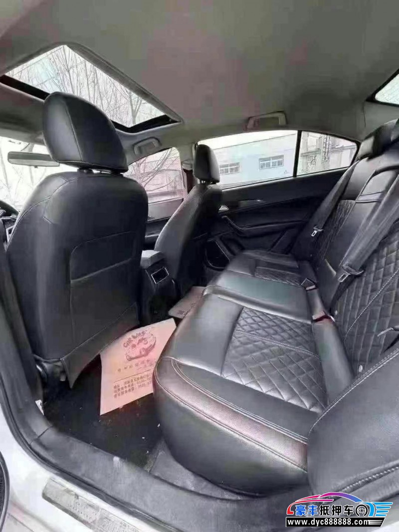 18年众泰Z560轿车抵押车出售