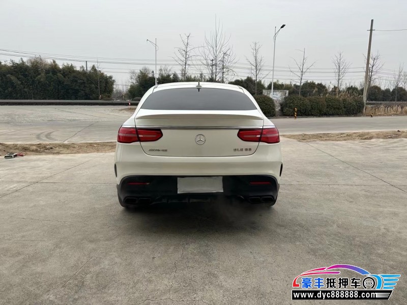 16年奔驰GLE轿车抵押车出售