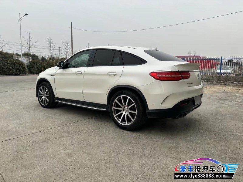 16年奔驰GLE轿车抵押车出售