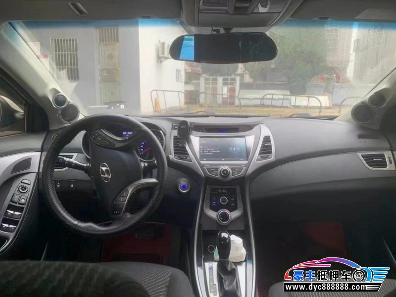 16年现代朗动轿车抵押车出售