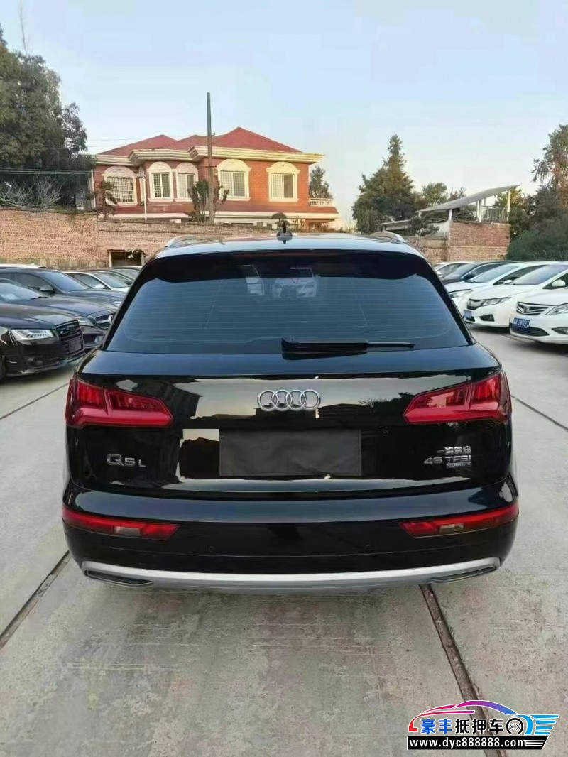 21年奥迪Q5轿车抵押车出售