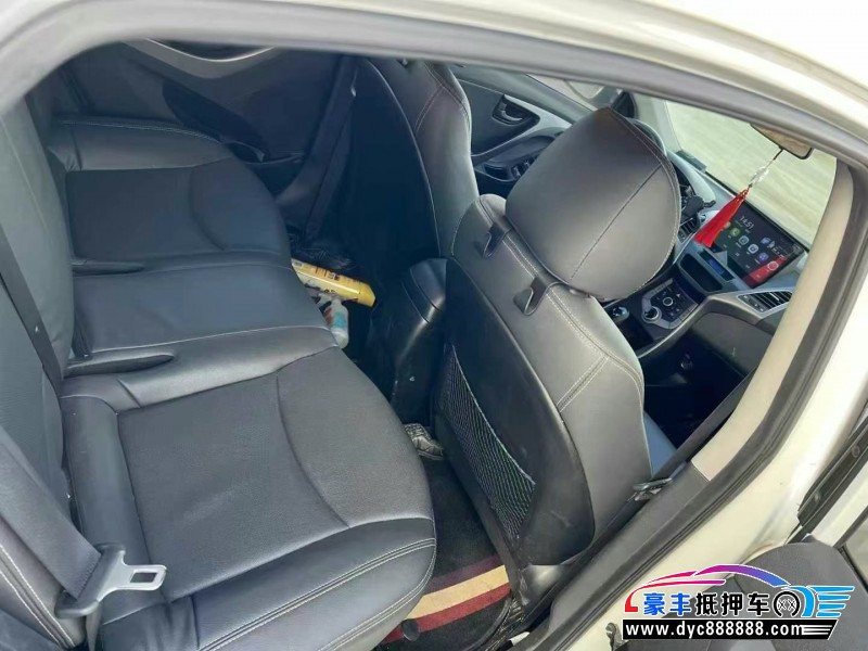 16年现代朗动轿车抵押车出售