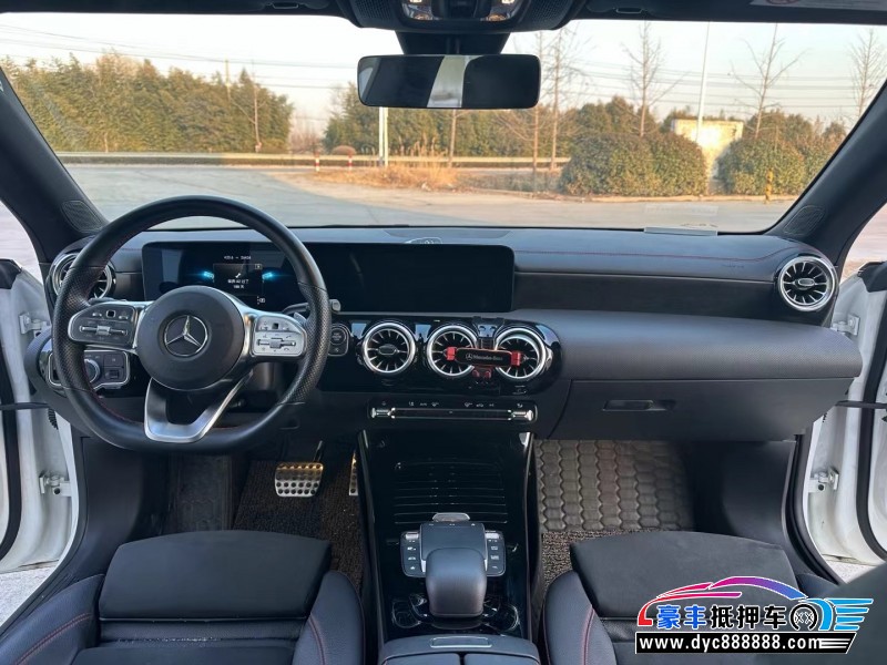 22年奔驰CLA轿车抵押车出售