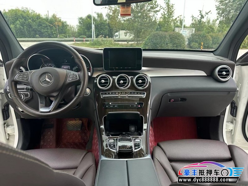 19年奔驰GLC轿车抵押车出售