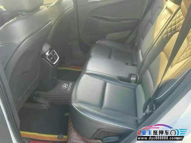 20年现代途胜轿车抵押车出售