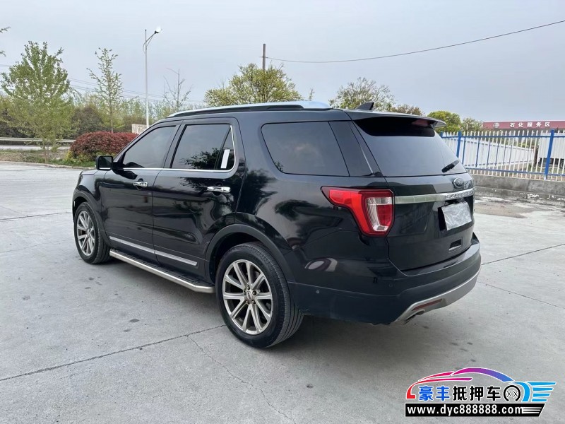 17年福特探险者轿车抵押车出售