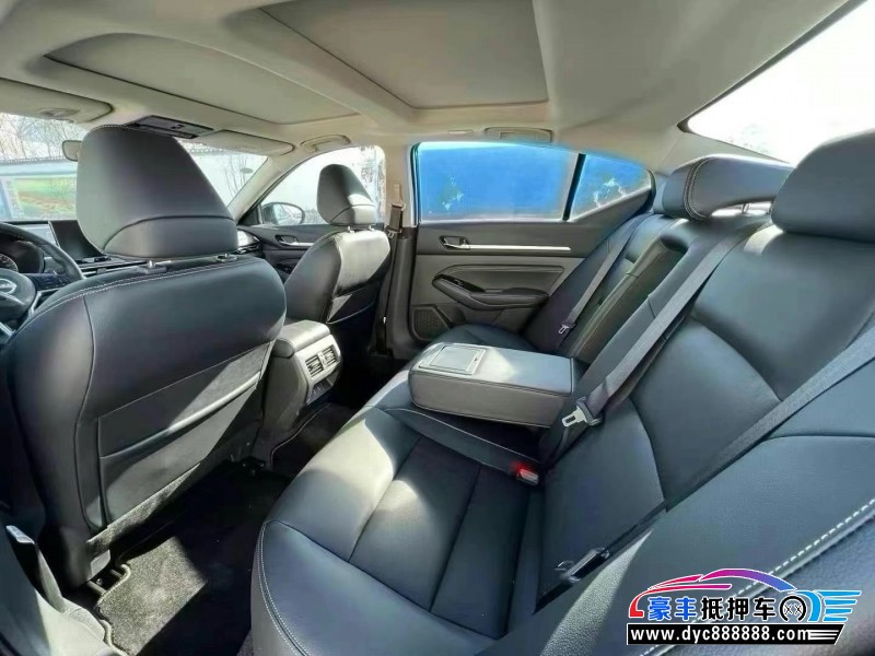 24年日产天籁轿车抵押车出售