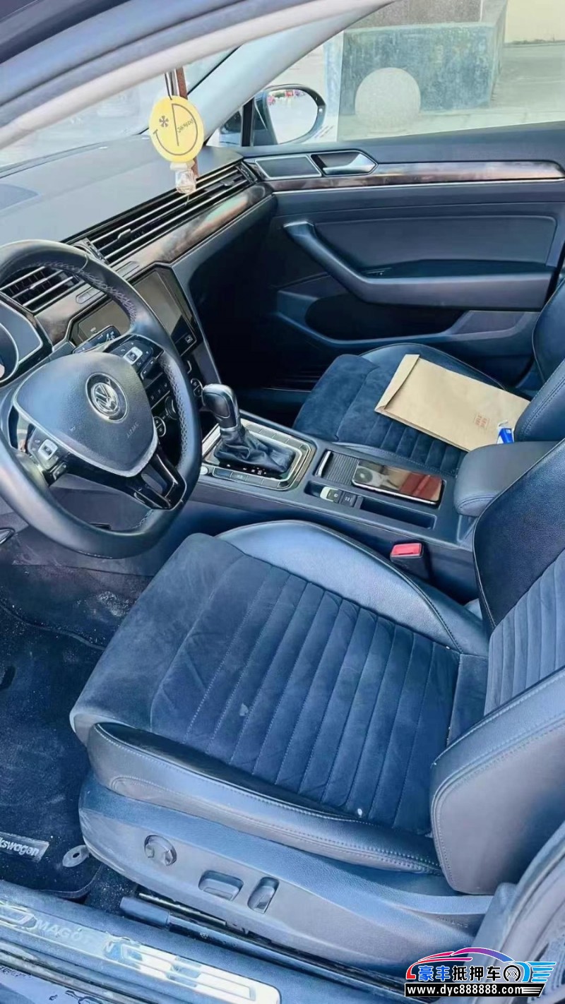 18年大众迈腾轿车抵押车出售