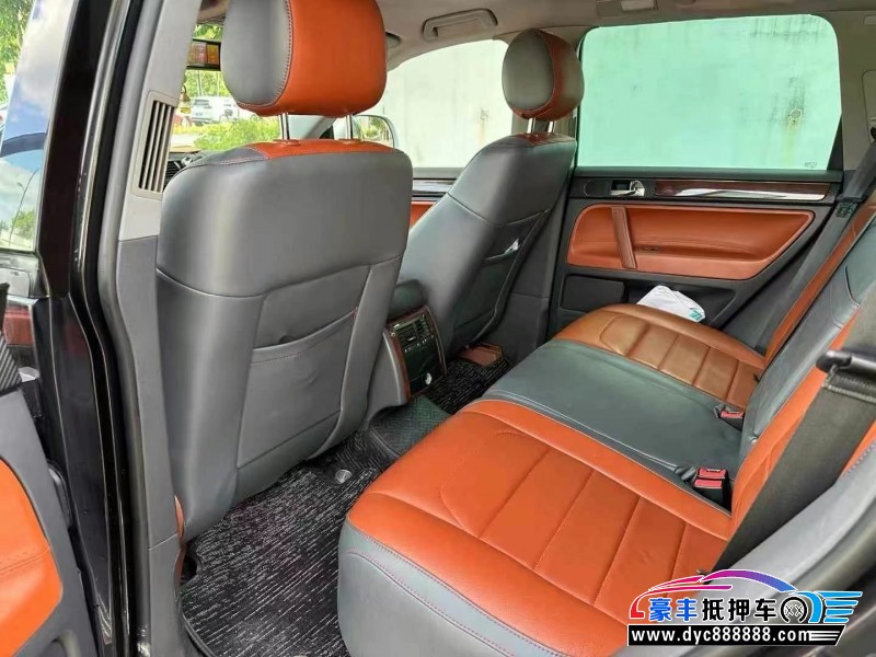 10年大众途锐轿车抵押车出售