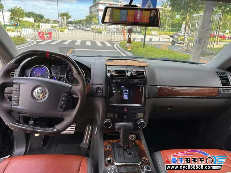 10年大众途锐轿车抵押车出售