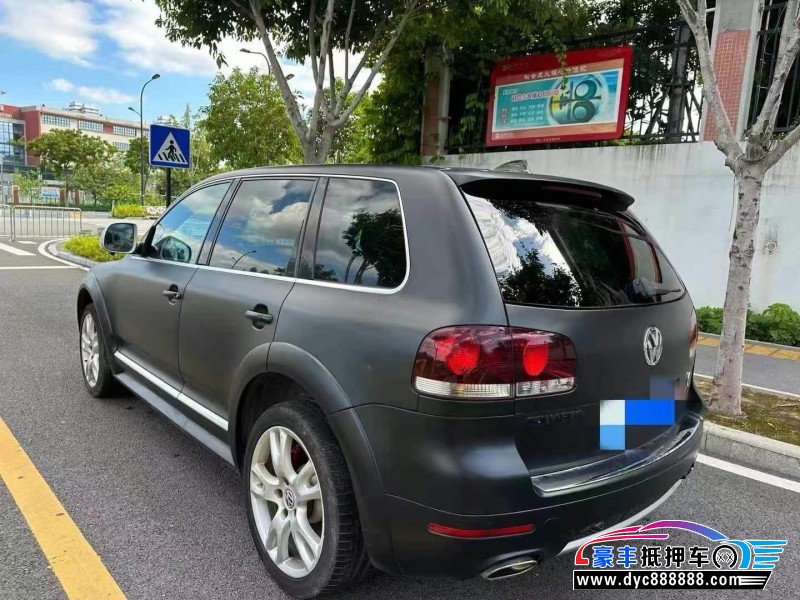 10年大众途锐轿车抵押车出售