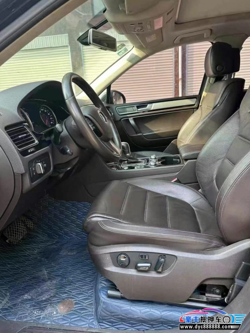 16年大众途锐轿车抵押车出售