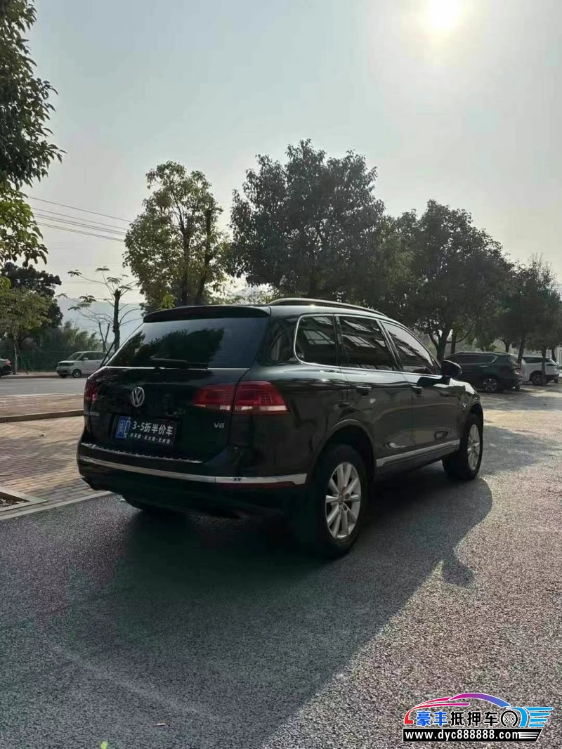 16年大众途锐轿车抵押车出售