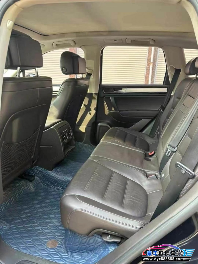 16年大众途锐轿车抵押车出售