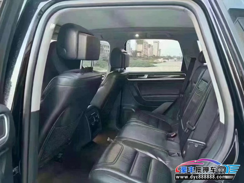 15年大众途锐轿车抵押车出售