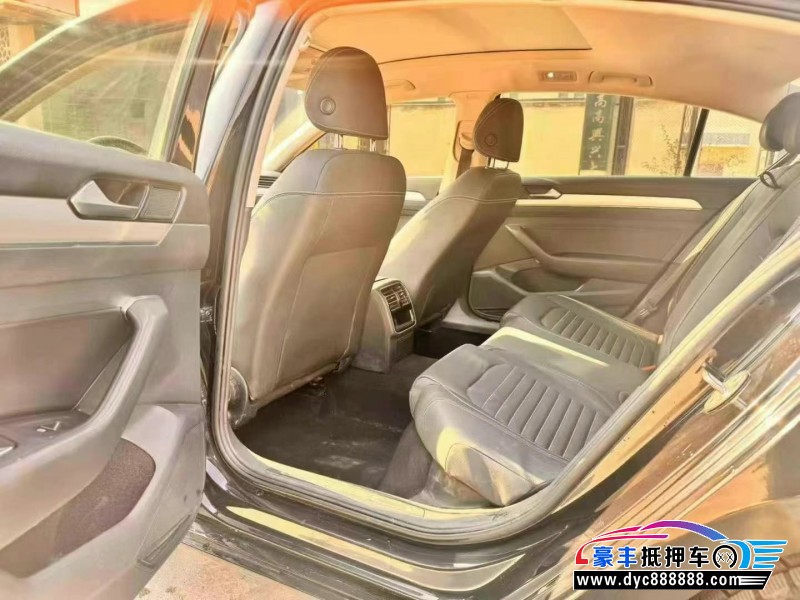 21年大众迈腾轿车抵押车出售