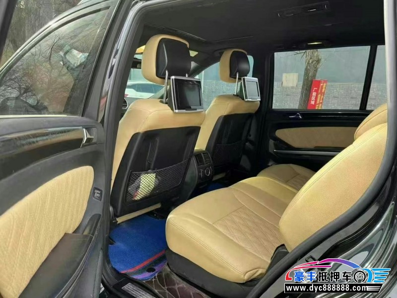 12年奔驰GL轿车抵押车出售