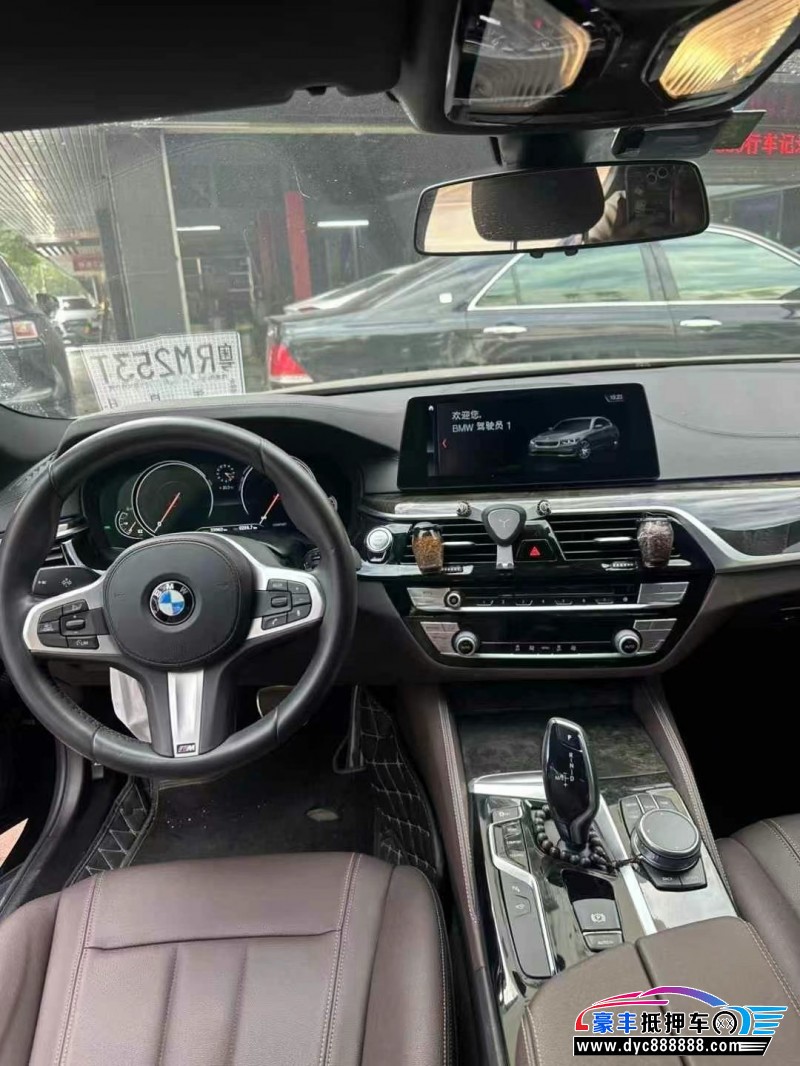 19年宝马5系轿车抵押车出售