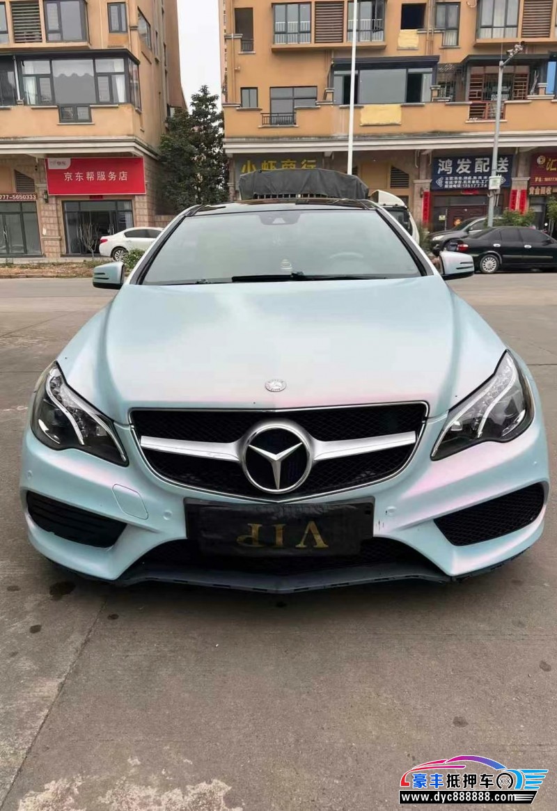 12年奔驰E轿车抵押车出售