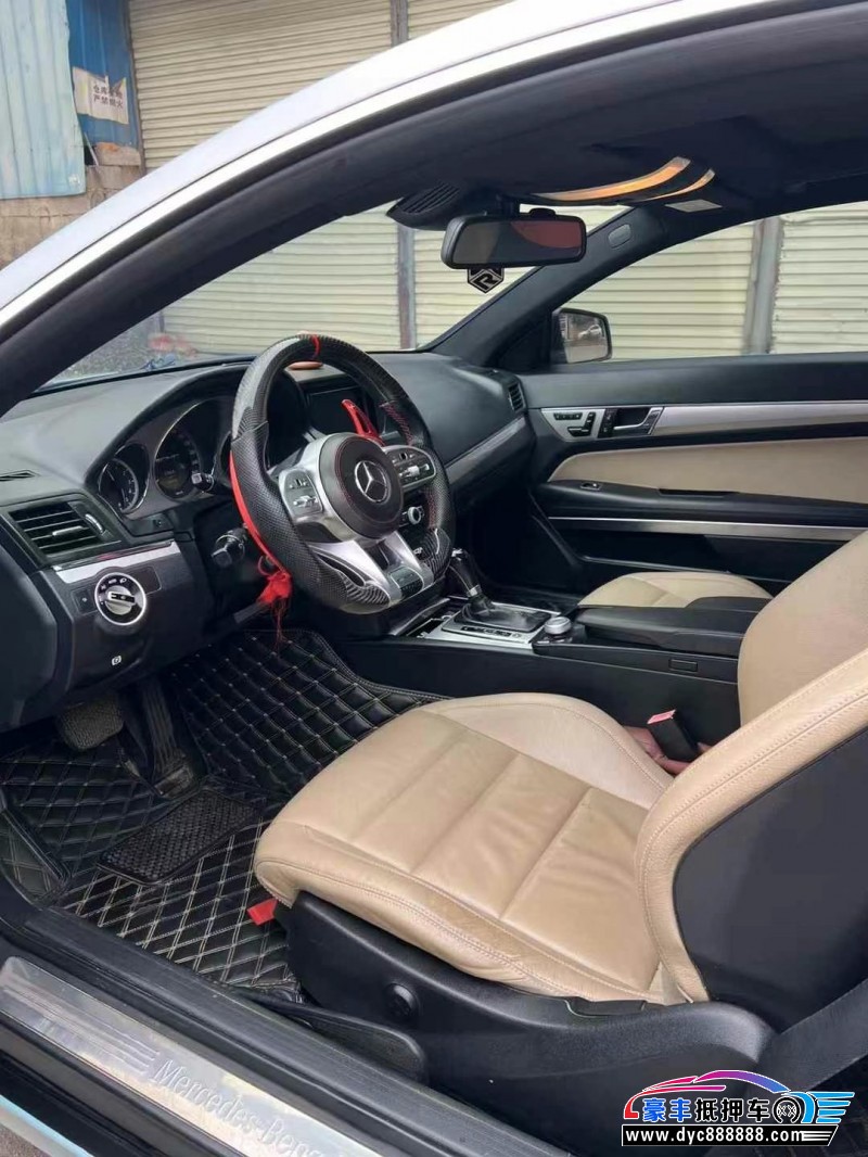 12年奔驰E轿车抵押车出售