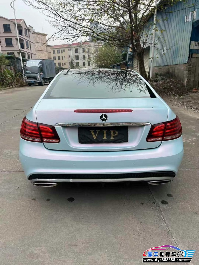 12年奔驰E轿车抵押车出售