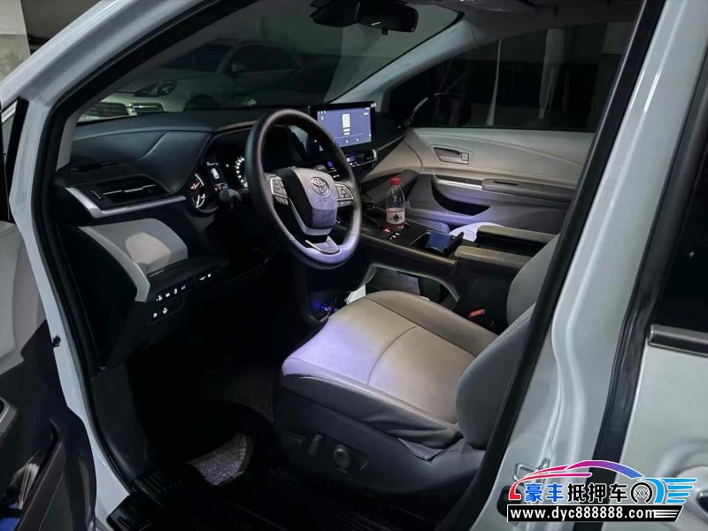 23年丰田格瑞维亚轿车抵押车出售