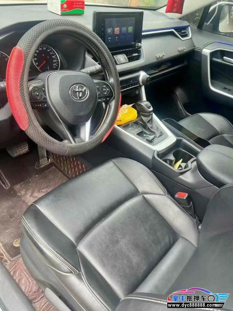 22年丰田威兰达轿车抵押车出售