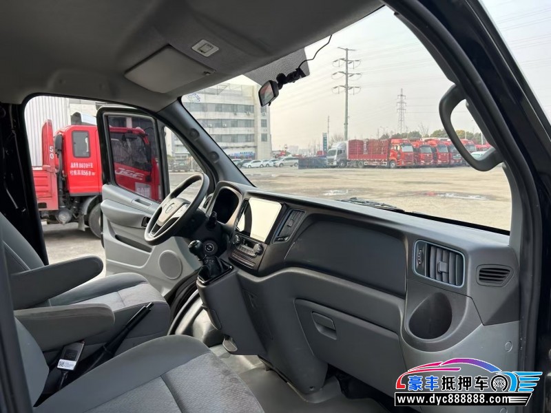 22年福田图雅诺轿车抵押车出售