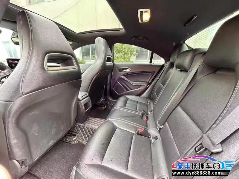 18年奔驰CLA轿车抵押车出售