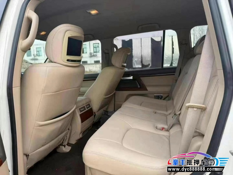 16年丰田兰德酷路泽（陆巡）轿车抵押车出售