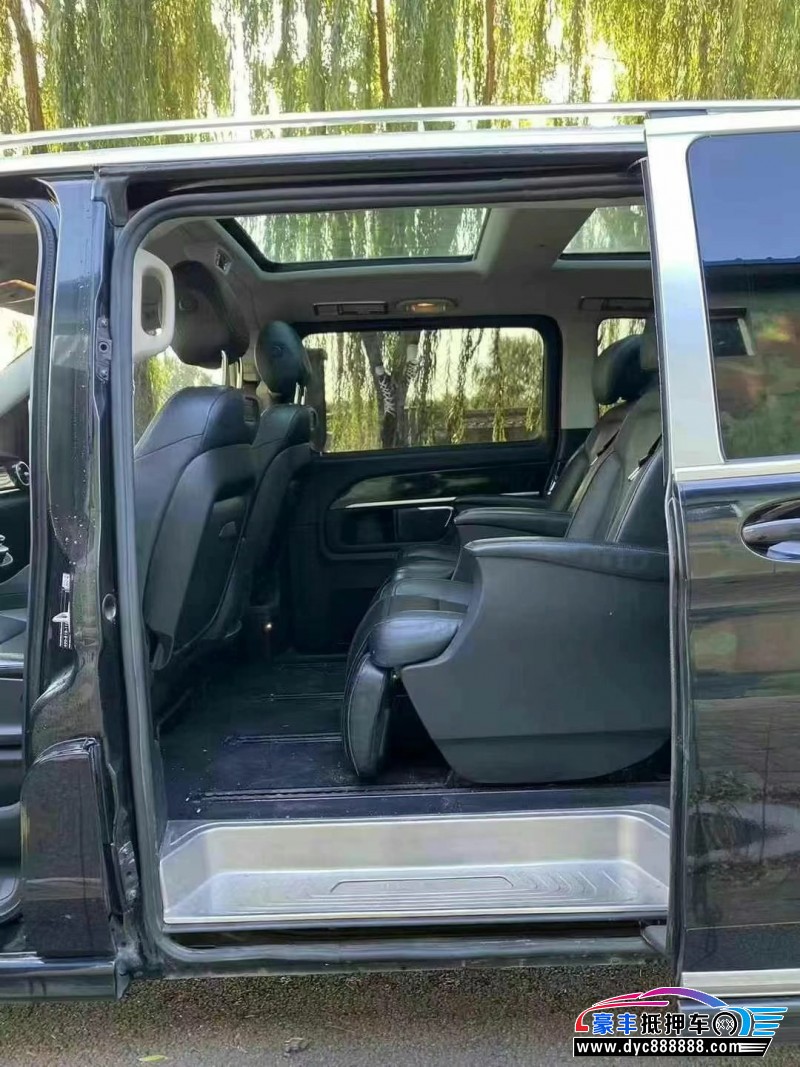 18年奔驰V轿车抵押车出售