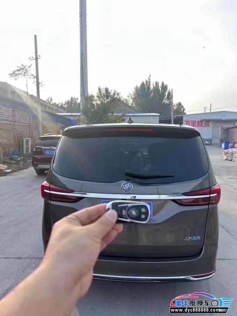 20年别克GL8轿车抵押车出售