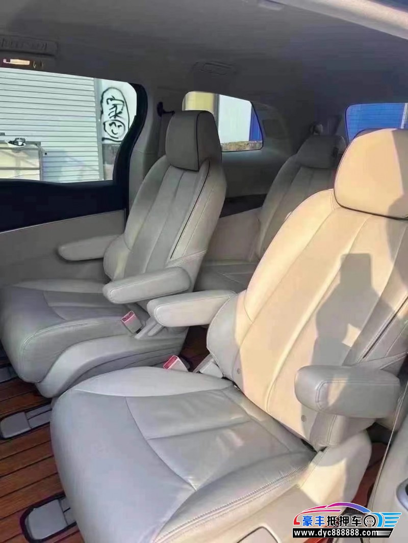 20年别克GL8轿车抵押车出售