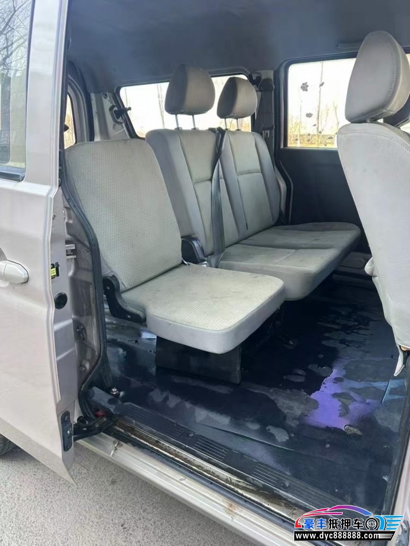 19年金杯海狮轿车抵押车出售