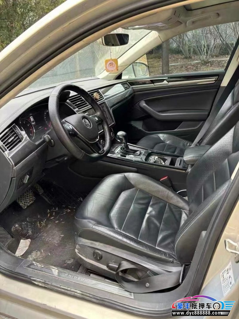 18年大众辉昂轿车抵押车出售