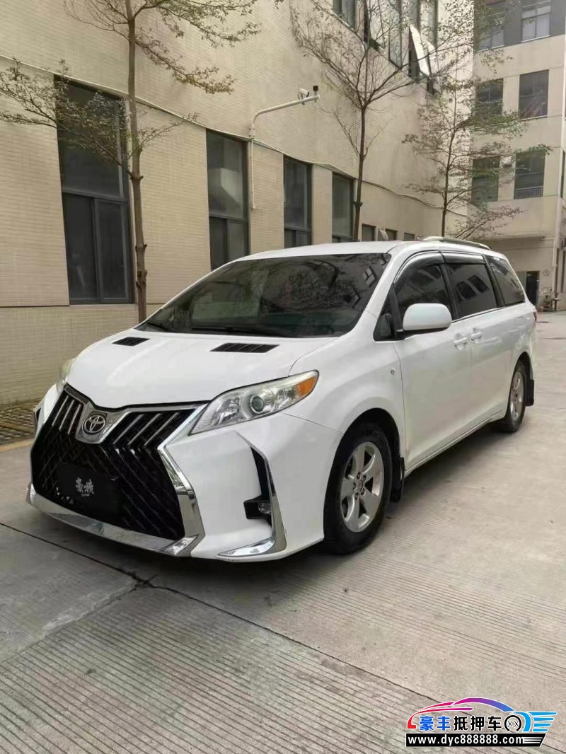 17年丰田塞纳轿车抵押车出售